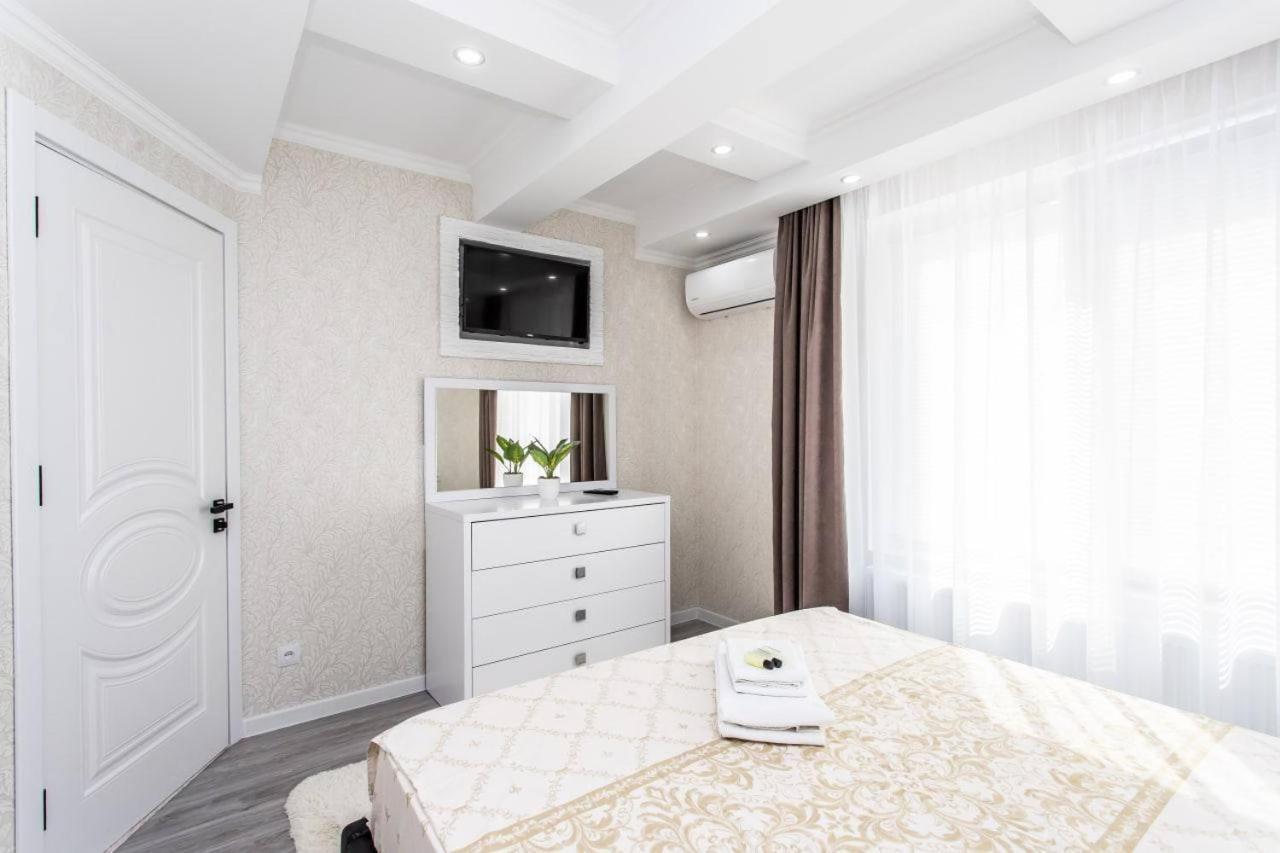 Starrent Lev Tolstoi Apartment *